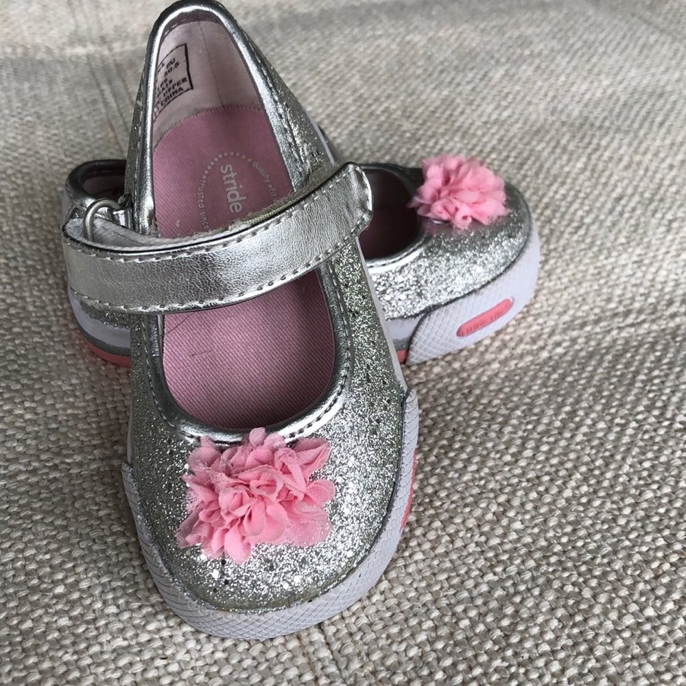Stride Rite. Silver with Pink Flower. Size 4.5.